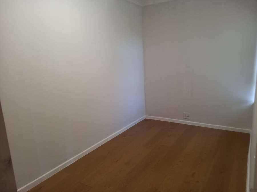 To Let 2 Bedroom Property for Rent in Loevenstein Western Cape